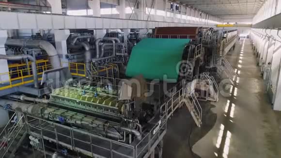 工厂车间绿色输送带生产线视频的预览图