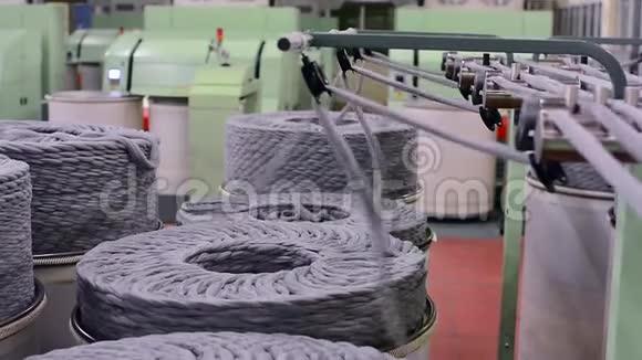 车间内的机械设备工业纺织厂内部视频的预览图