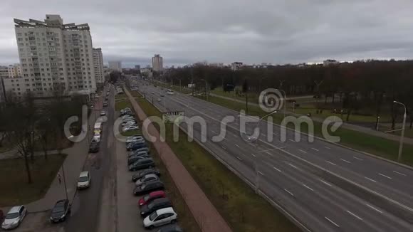 秋天明斯克城的景色视频的预览图