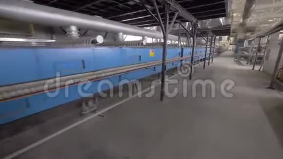 工业厂房瓷砖生产车间设备移动喷丸视频的预览图