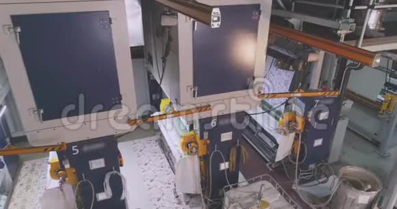 墙纸生产车间工业内部墙纸厂视频的预览图