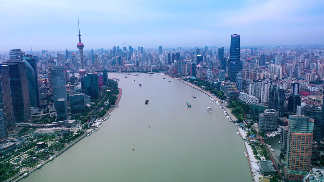 4K航拍上海北外滩全景视频的预览图
