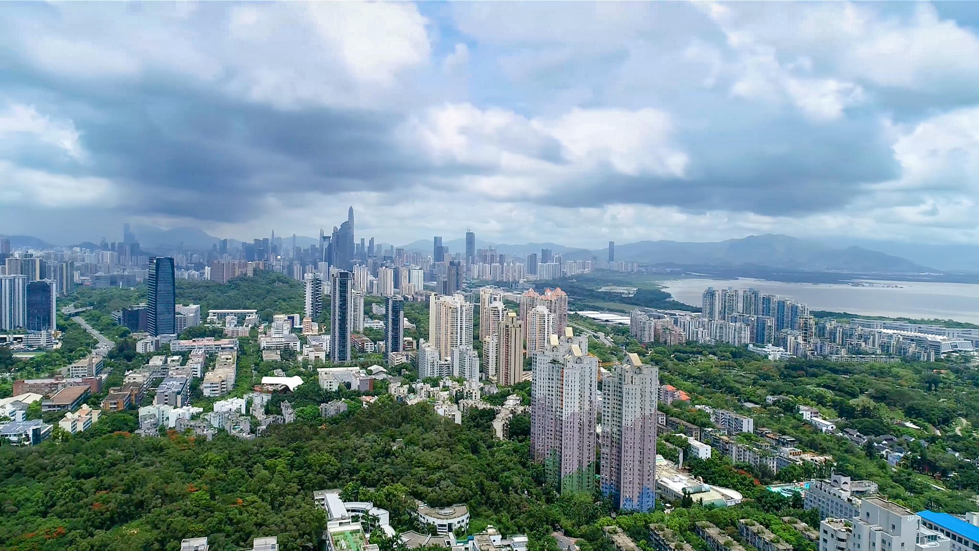 深圳华侨城航拍建筑群4K视频的预览图