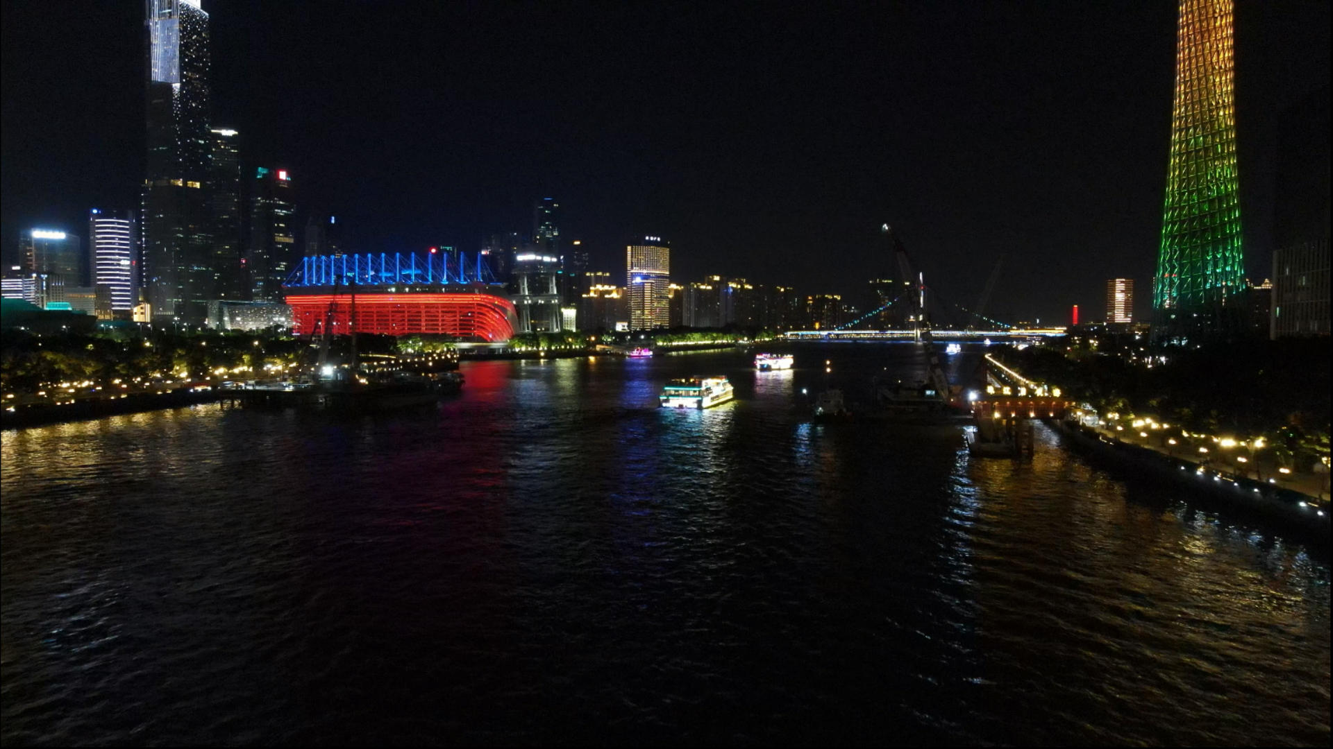 4k高清航拍广州夜晚珠江游船广州旅游城市夜景视频的预览图