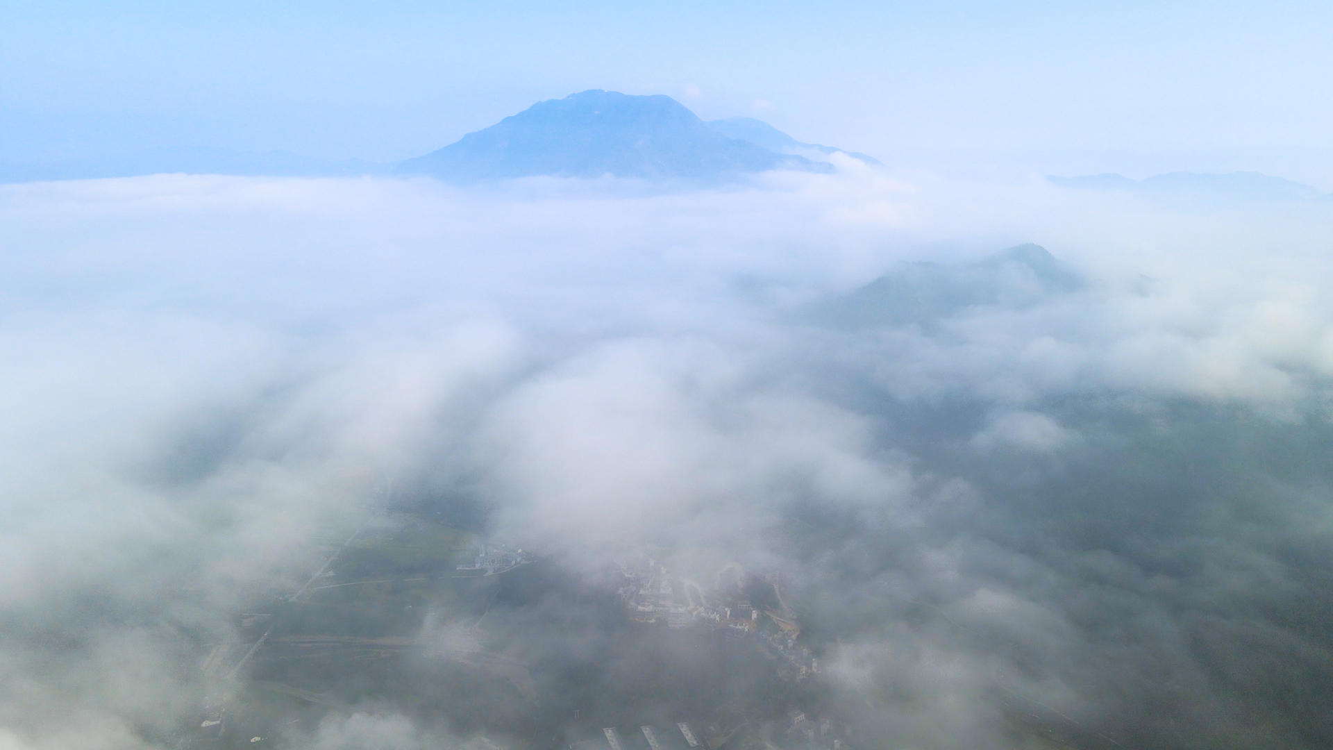 温州永嘉高空全景云雾云海航拍4K视频的预览图