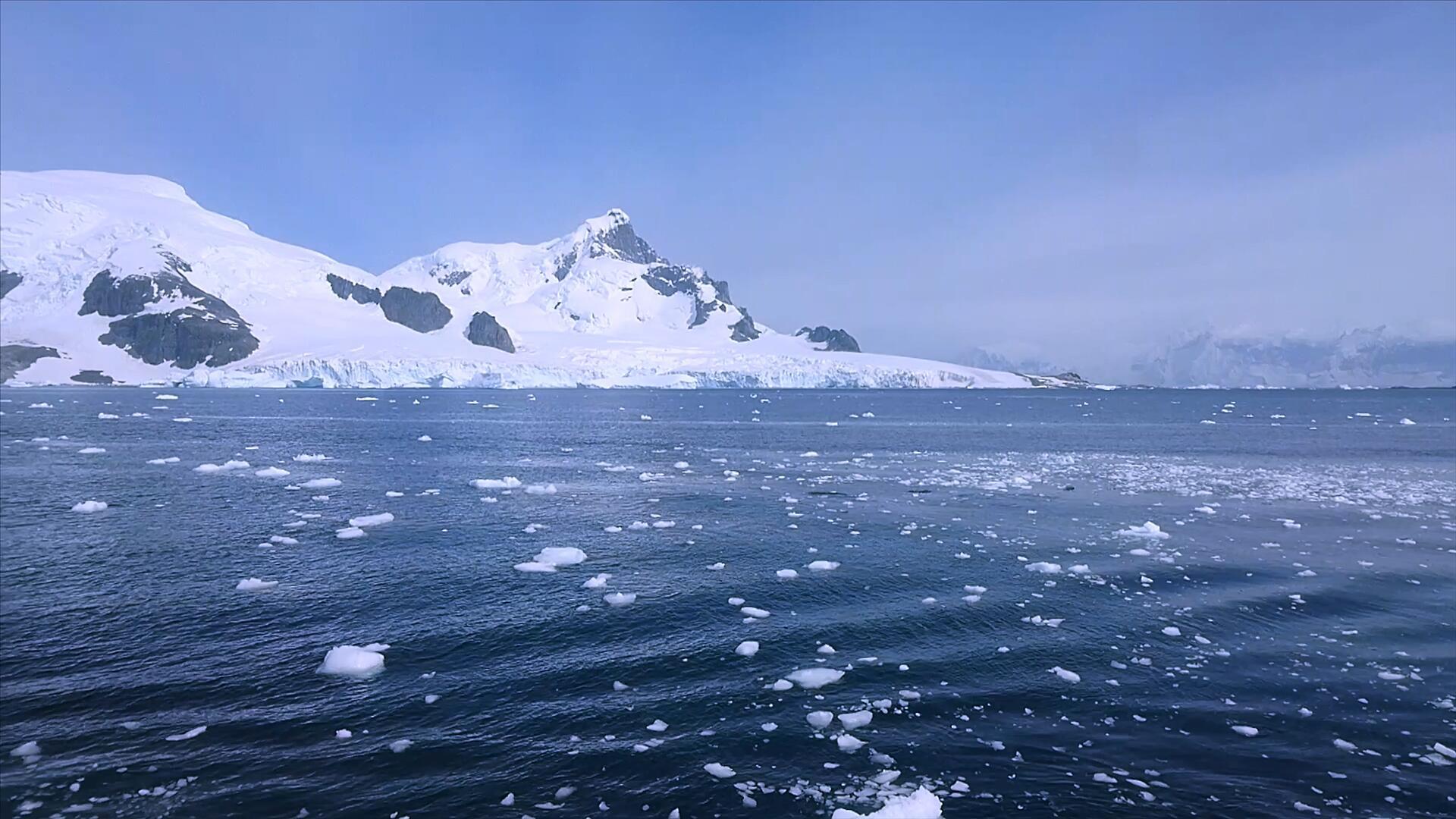南极冰冻的大陆实拍视频的预览图