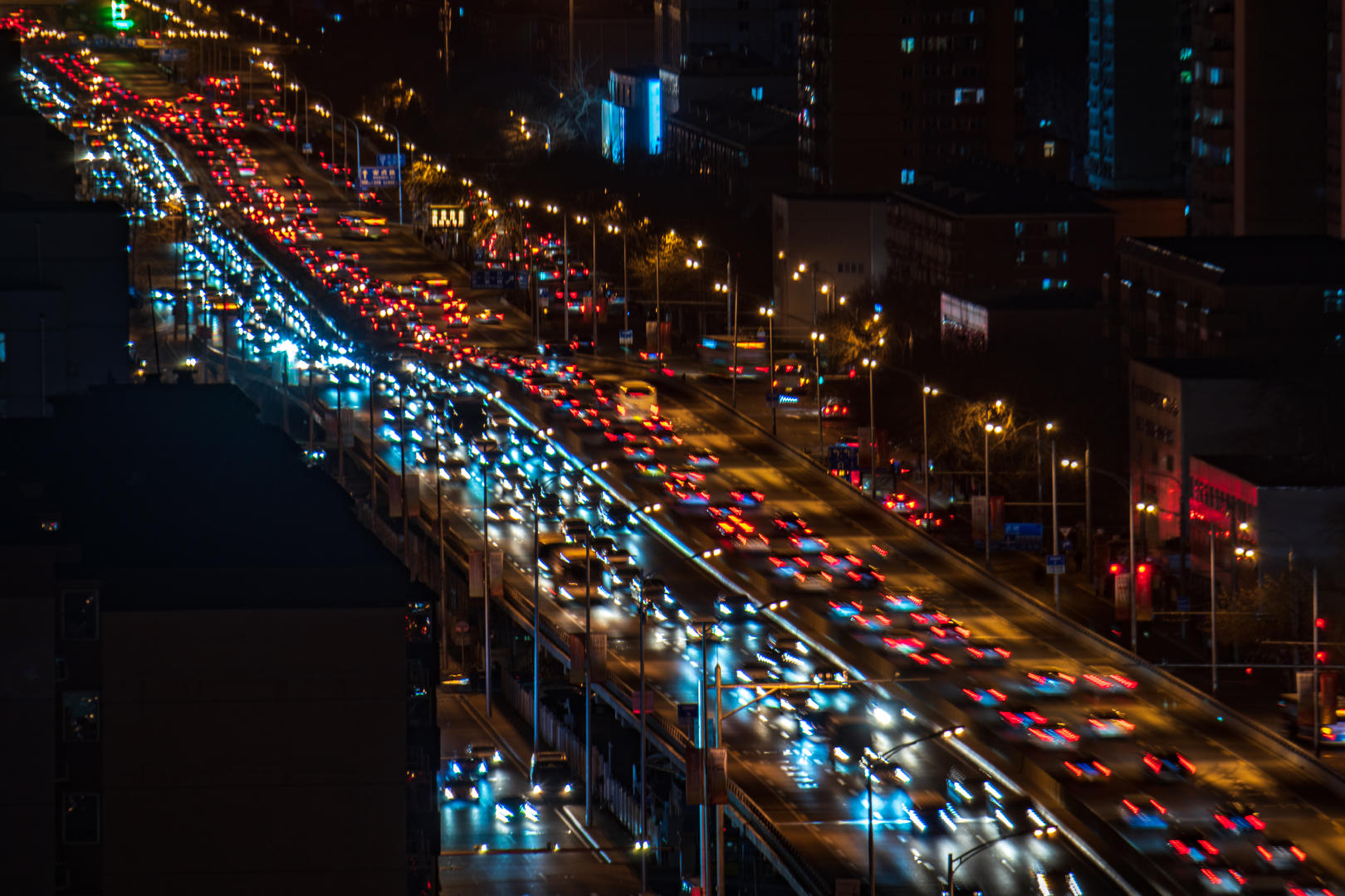 城市高峰期的交通8K延时视频的预览图