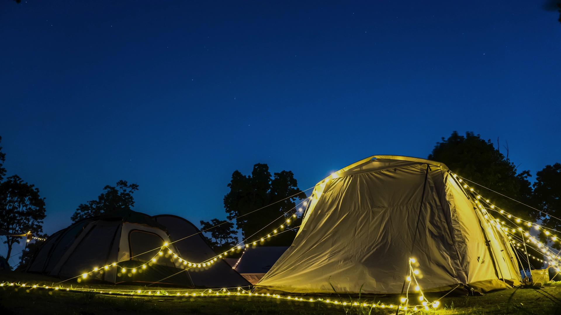 野外露营生活帐篷8K实拍星空延时摄影视频的预览图