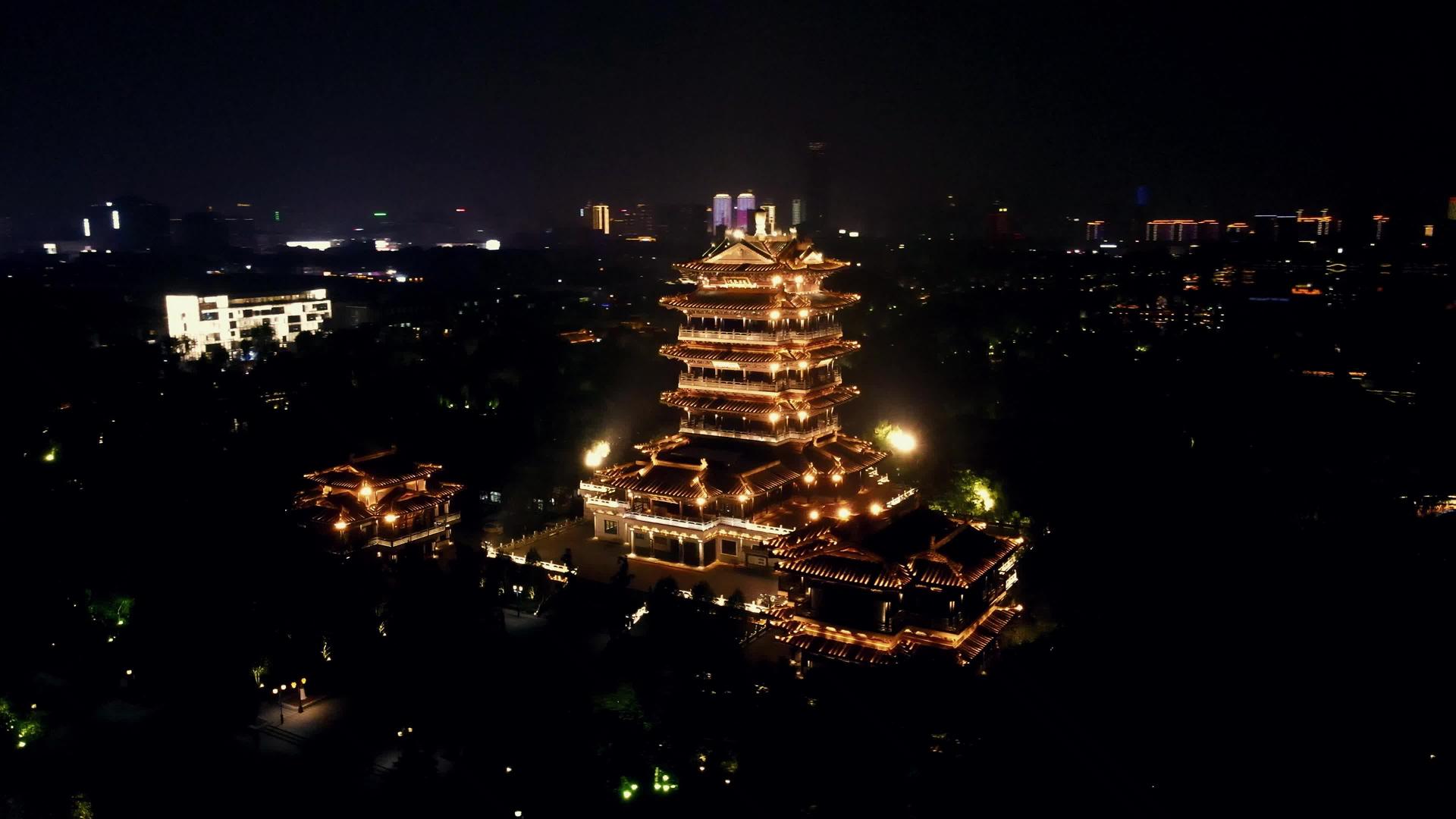 山东济南大明湖5A景区超然楼夜景航拍视频的预览图