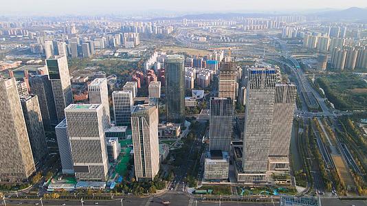 4K航拍南京河西新城南京金融城视频的预览图