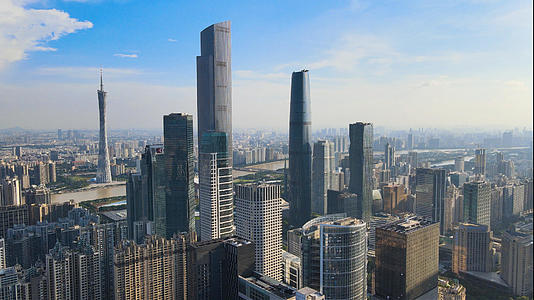 4k高清航拍广州珠江新城CBD高楼大厦城市建筑群视频的预览图