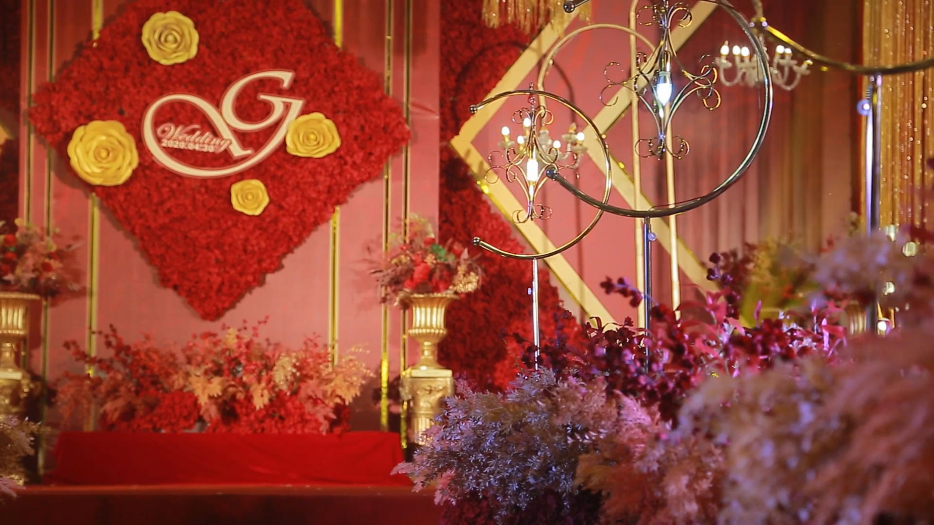 大红色婚礼现场视频的预览图