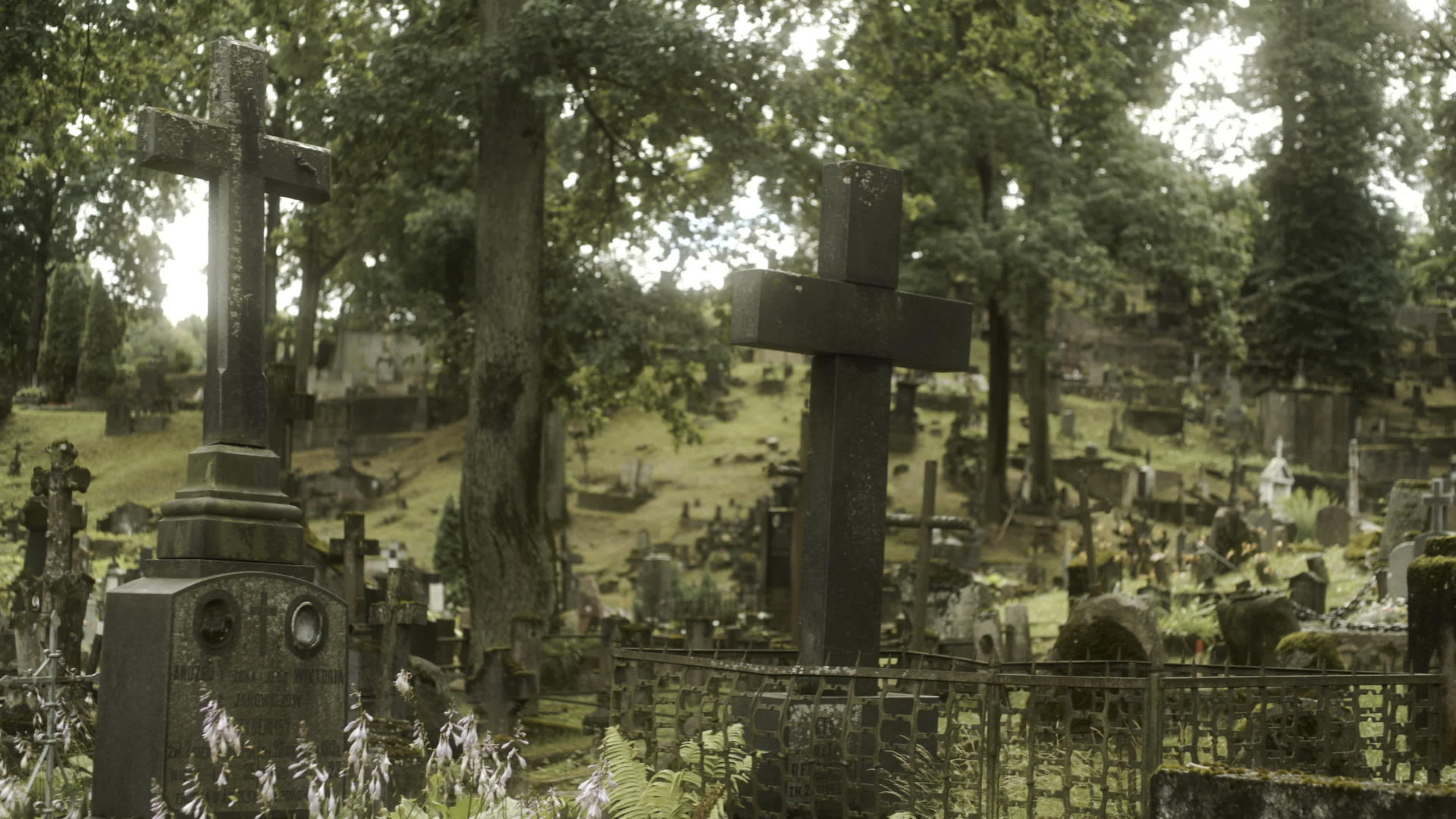 可怕的墓地在利图尼亚视频的预览图