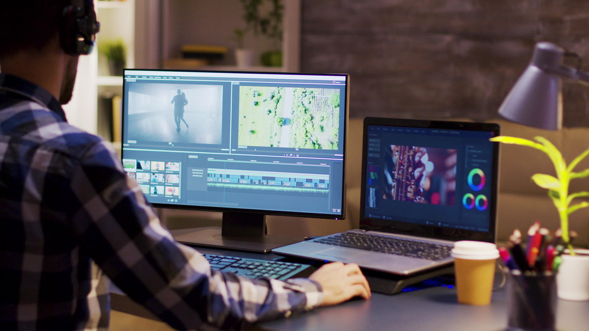 彩色工程师使用现代电影软件视频的预览图