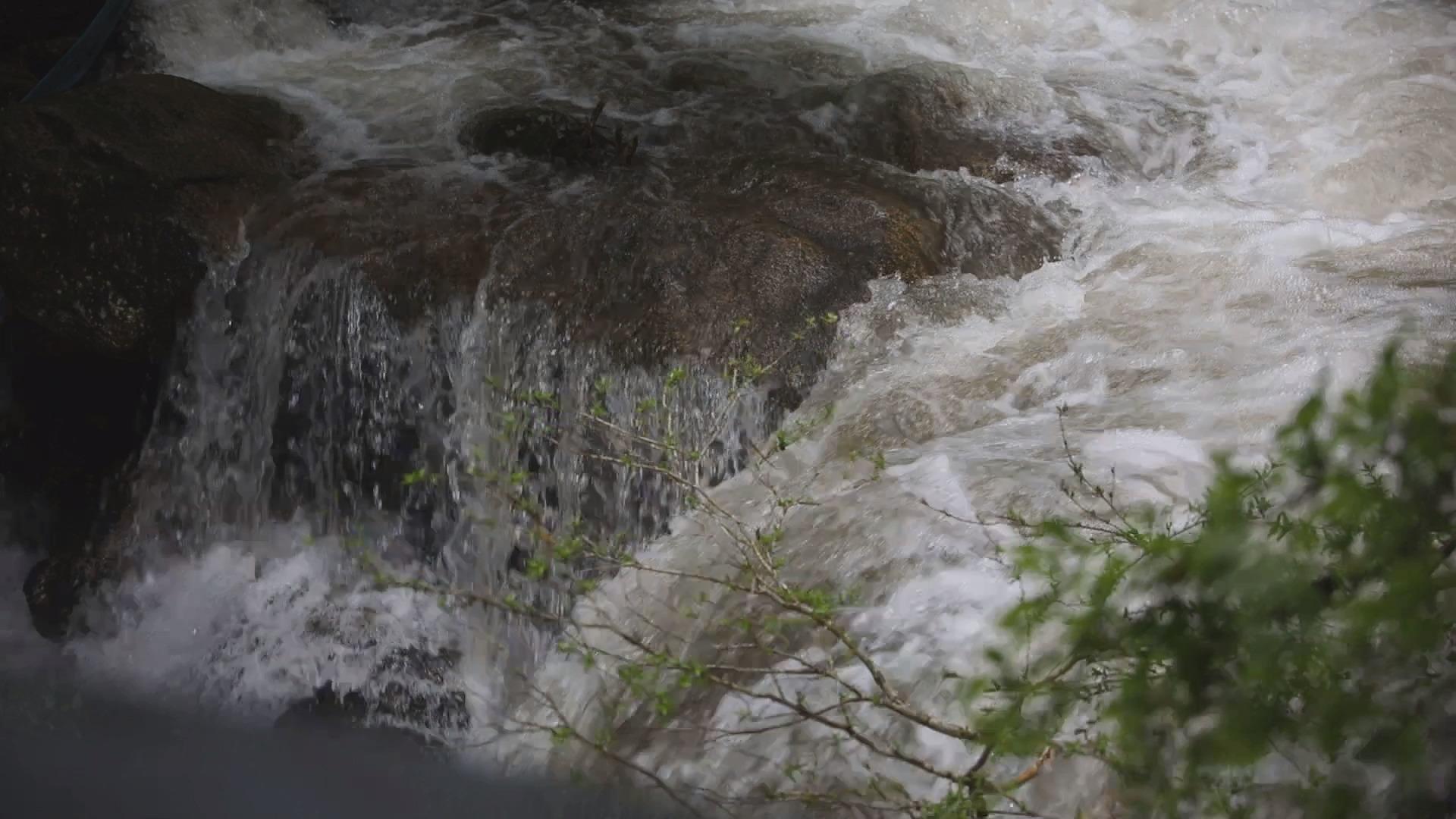 水流流过视频的预览图