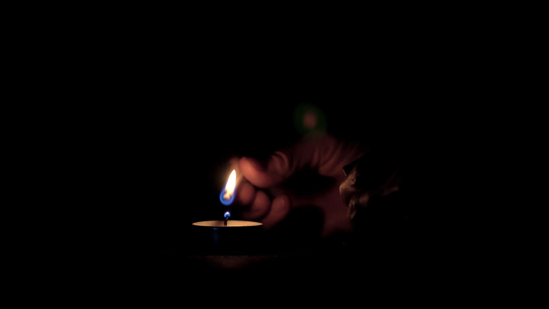 点燃祈福蜡烛视频的预览图