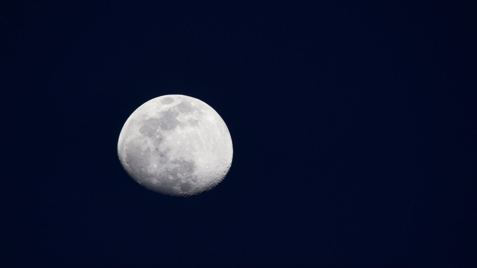 超大月亮4k延时视频的预览图