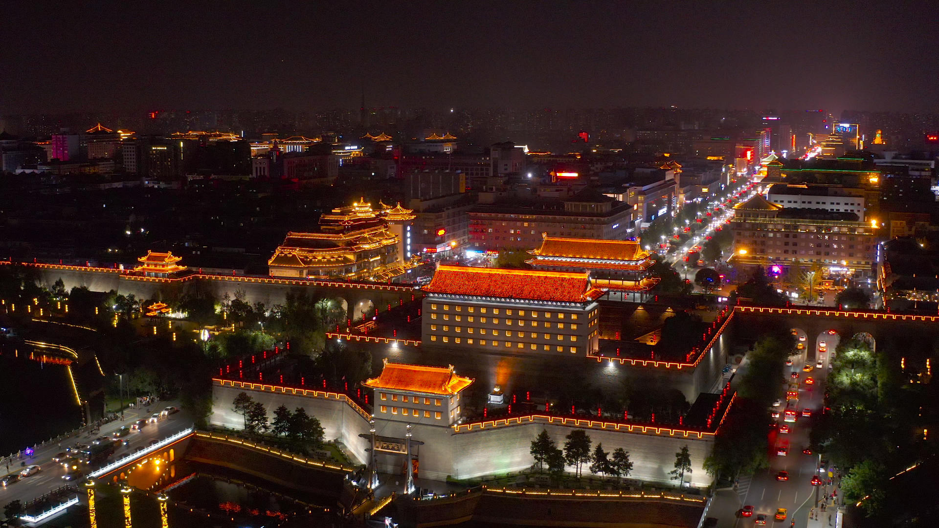 西安城墙夜景4K航拍视频的预览图