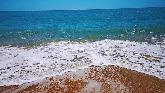 4K夏日海浪沙滩自然风景视频带环境音视频的预览图
