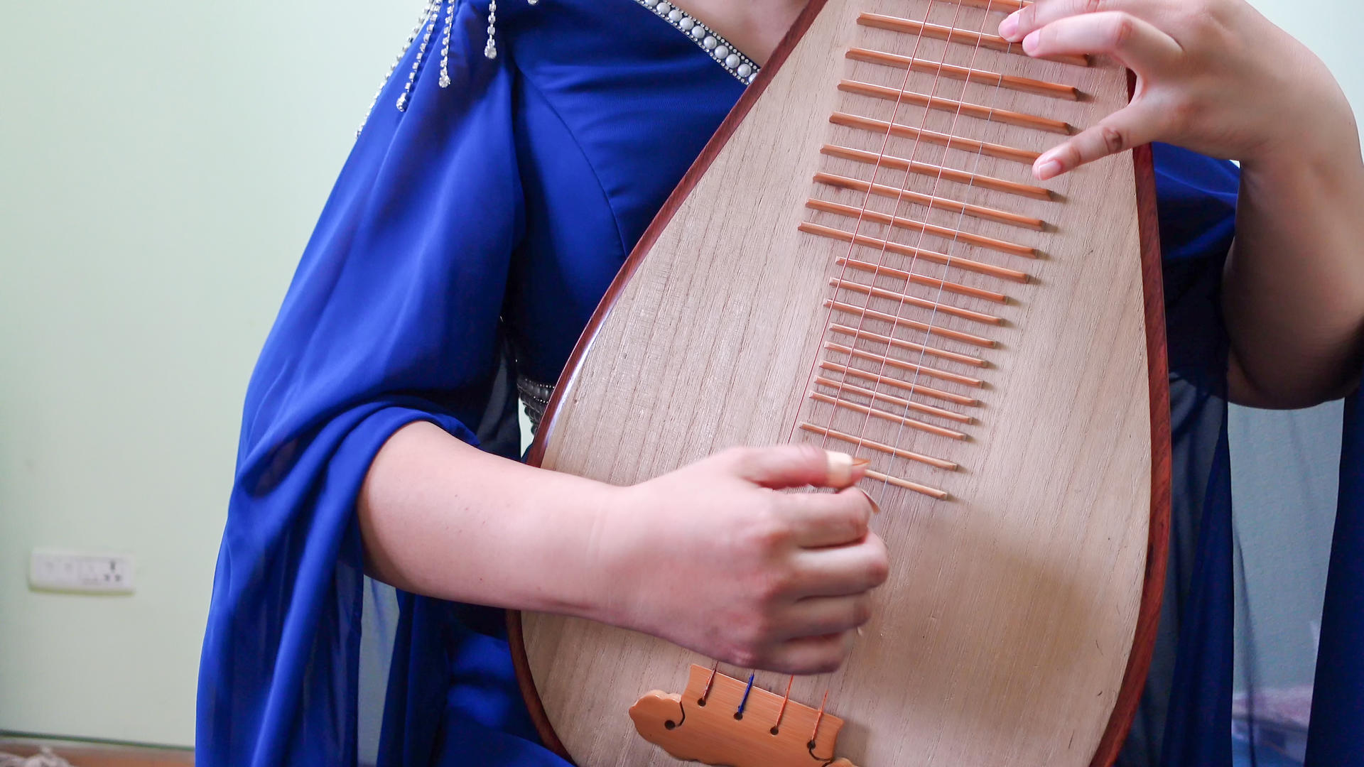 中国民族器乐琵琶古风国风演奏弹奏素材视频的预览图