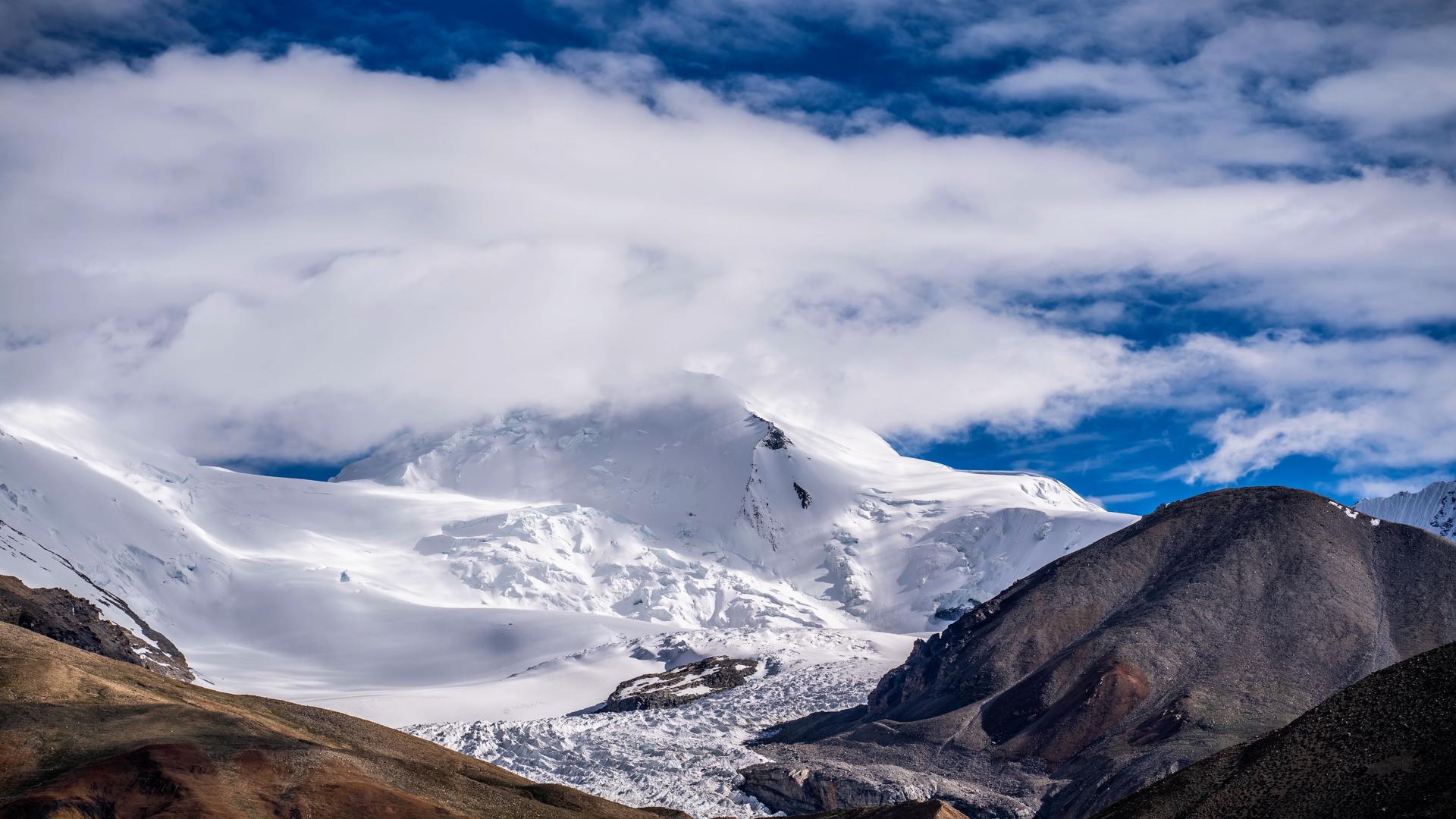 西藏40冰川雪山延时8K视频的预览图