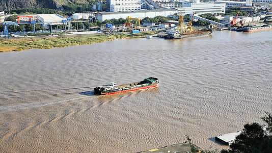 宁波镇海海港航运视频的预览图