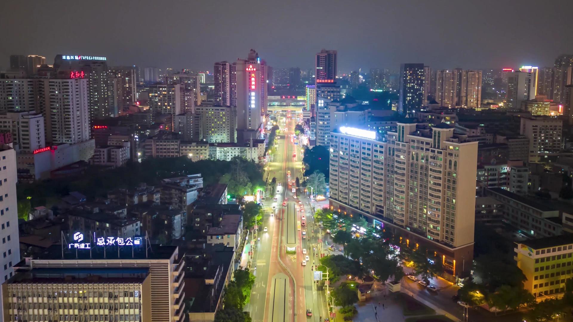 广西南宁朝阳路南宁站城市4K航拍夜景延迟视频的预览图