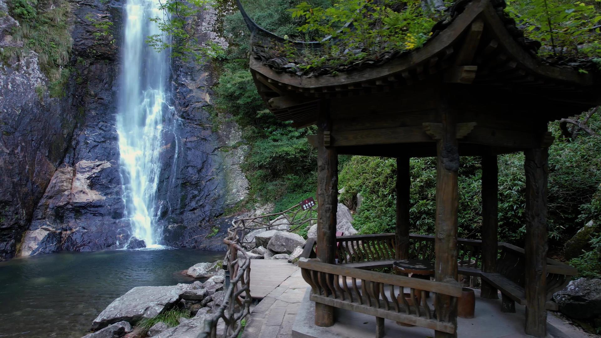 航拍5A安徽六安天堂寨瀑布群景观区九影瀑景点视频视频的预览图