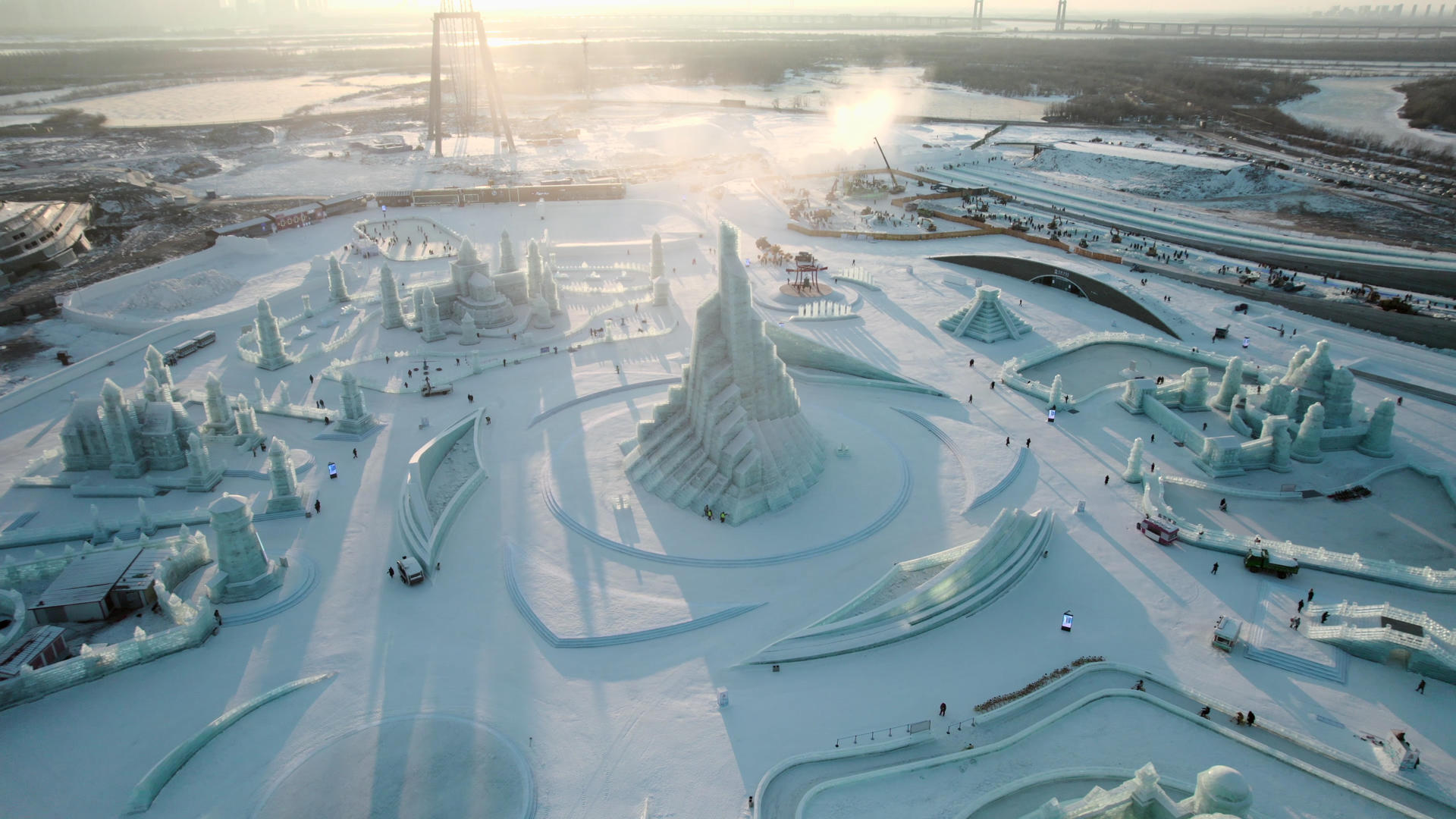 4K哈尔滨冰雪大世界艺术冰雕视频的预览图