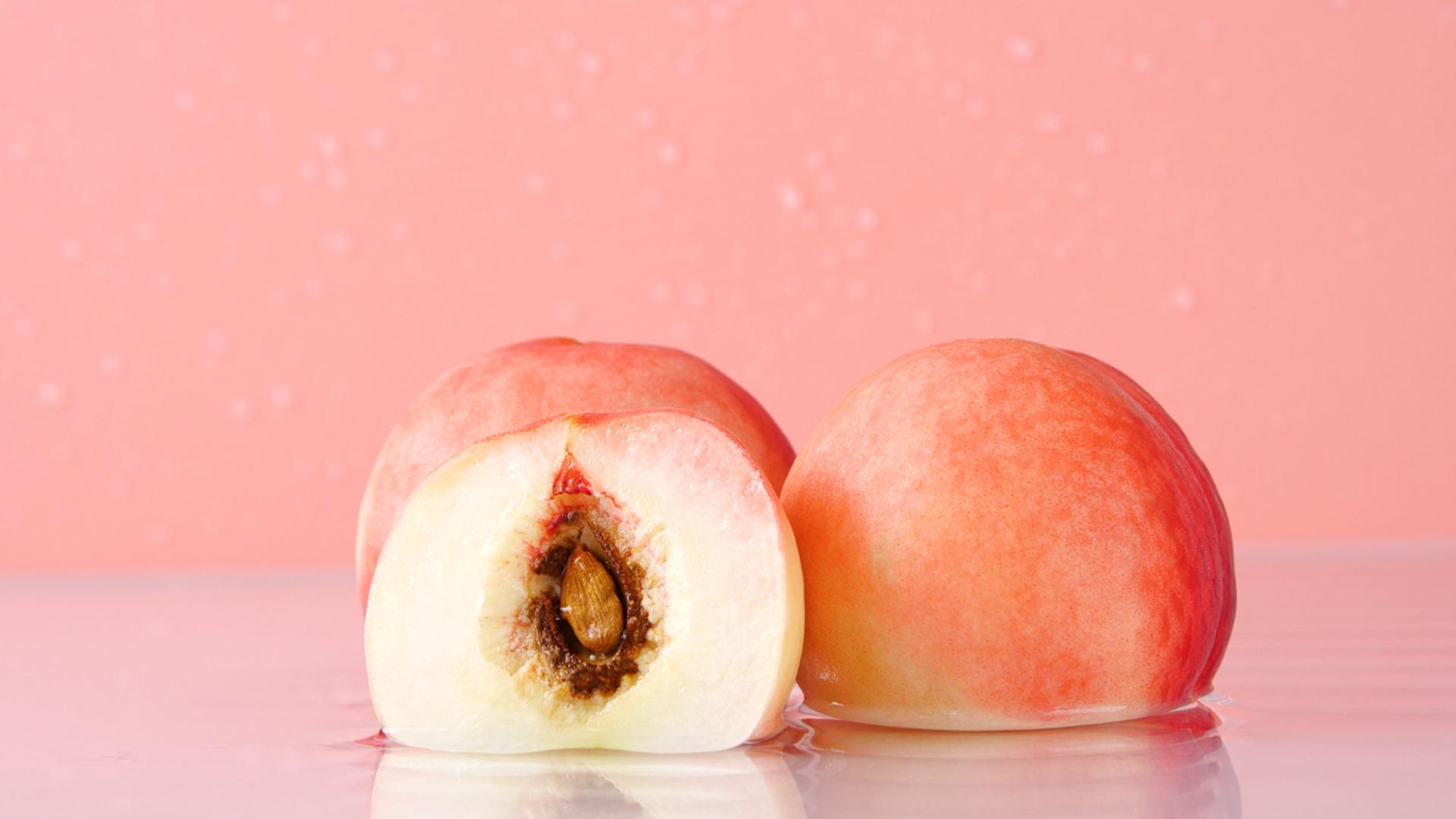 4K水蜜桃桃子新鲜水果夏季时令水果视频的预览图