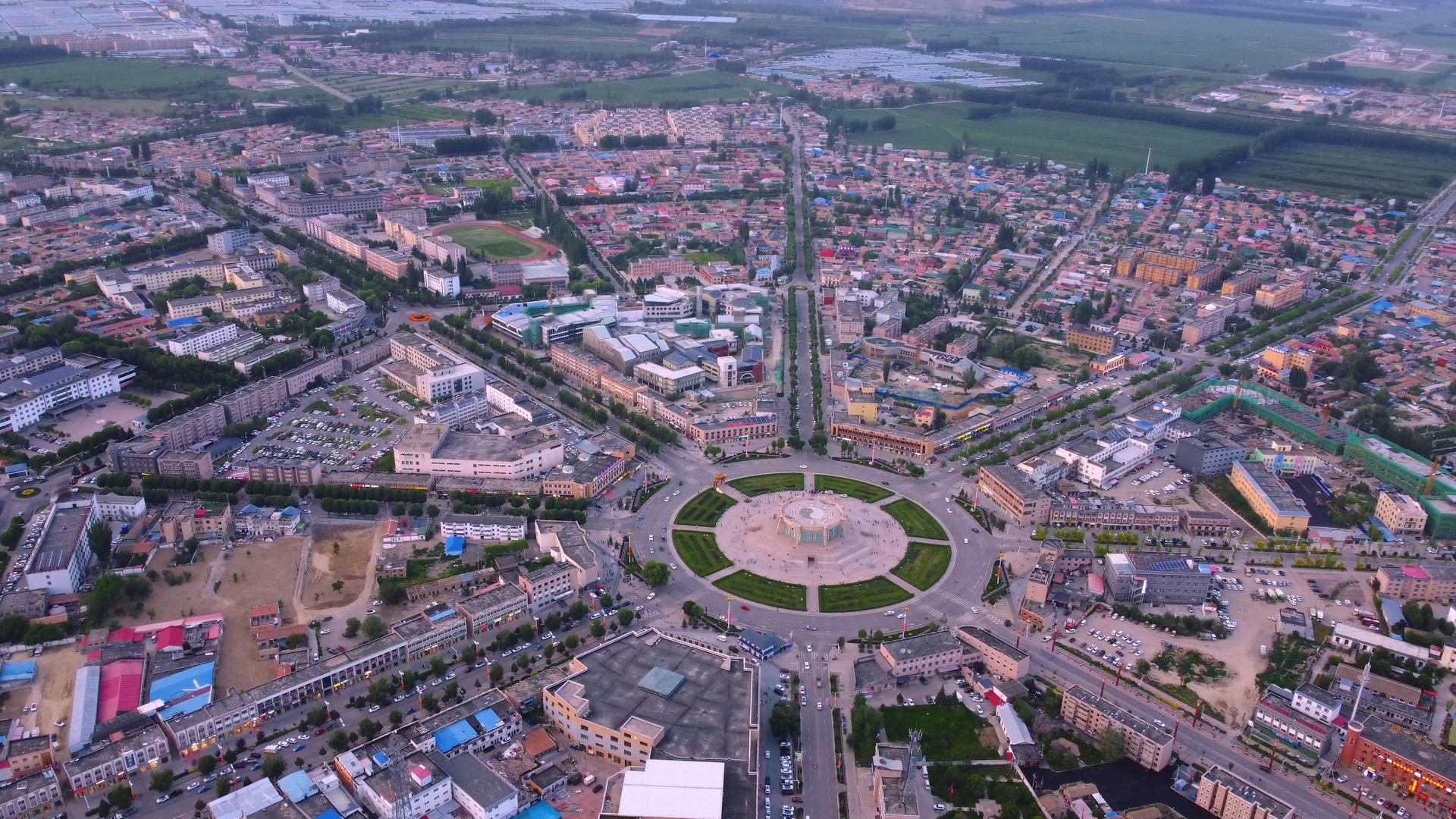 新疆塔克斯八卦城航拍视频的预览图