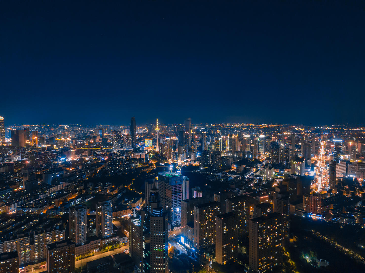 4k沈阳南湖城市夜景视频的预览图