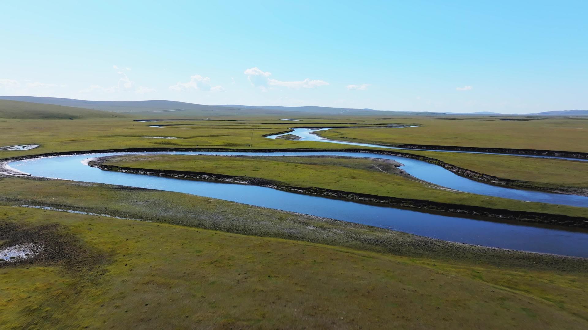 内蒙古呼伦贝尔莫日格勒河风光4k航拍视频的预览图