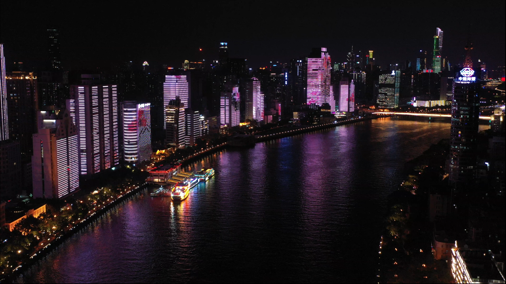 4K广州珠江两岸城市夜景航拍视频的预览图