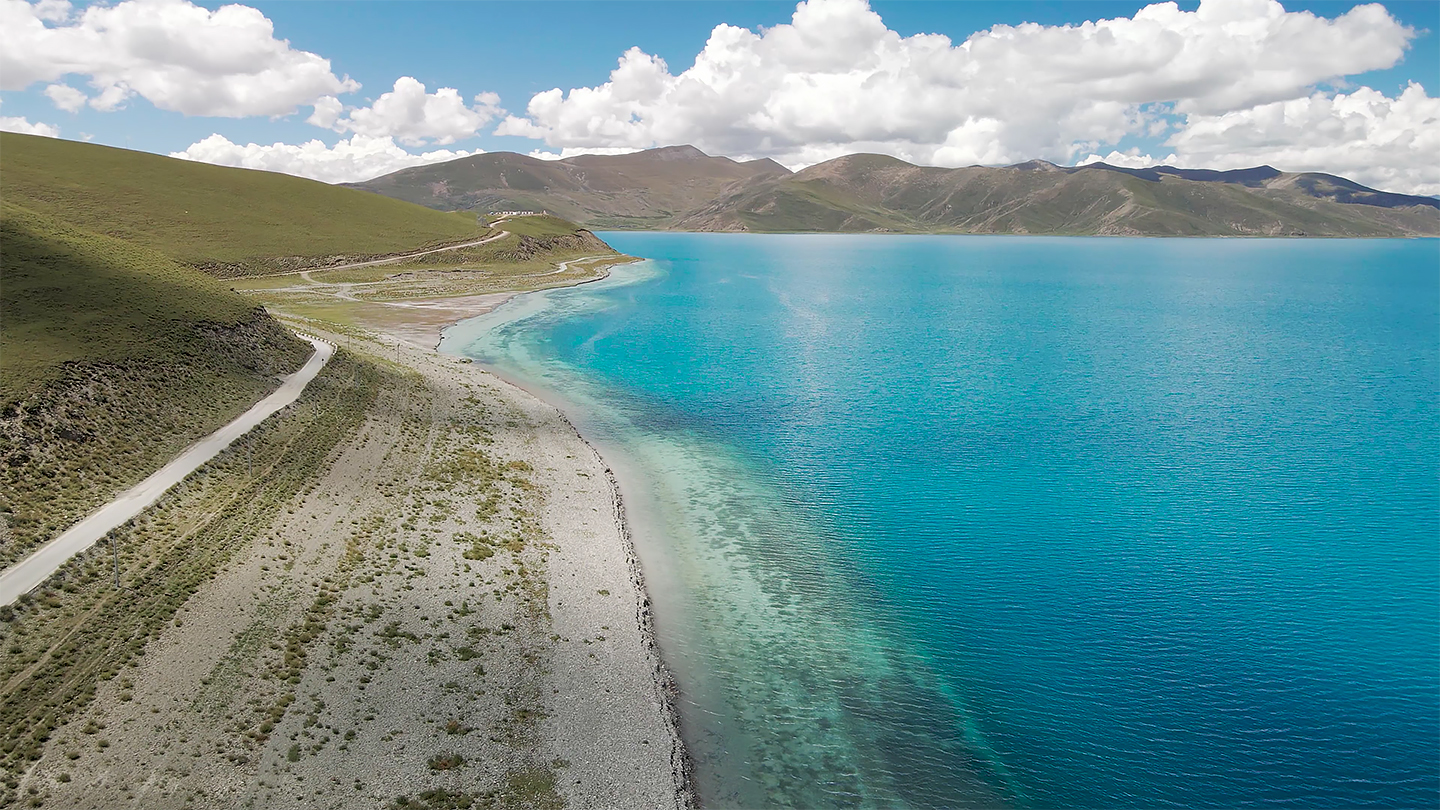 西藏羊湖天路羊卓雍措美景视频的预览图