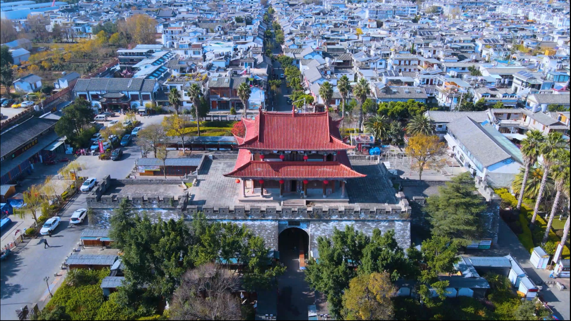 4k大理古城著名景点洱海门建筑航拍视频的预览图