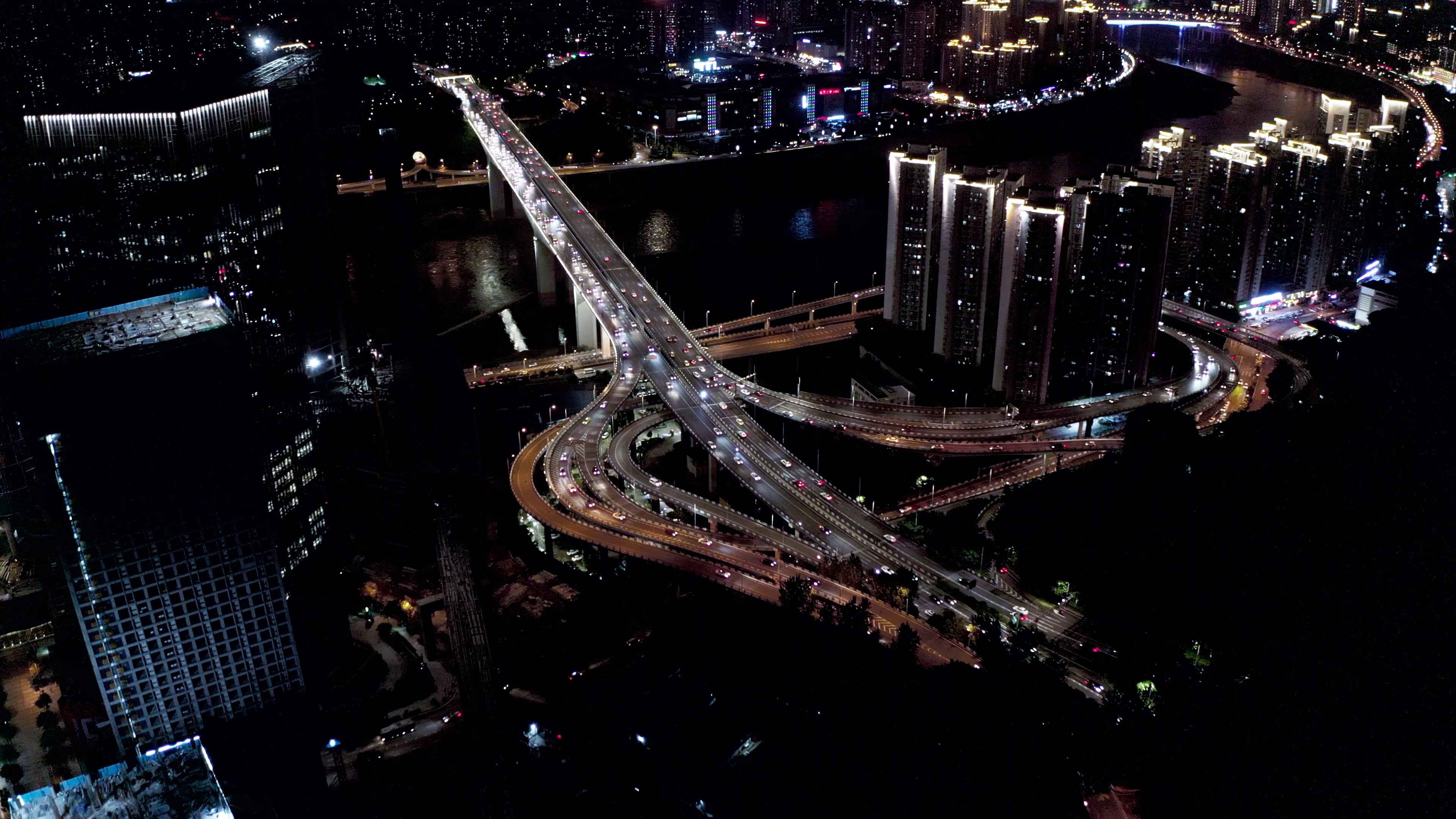 4k航拍蓝冰重庆华村立交城市夜景车流交通视频的预览图