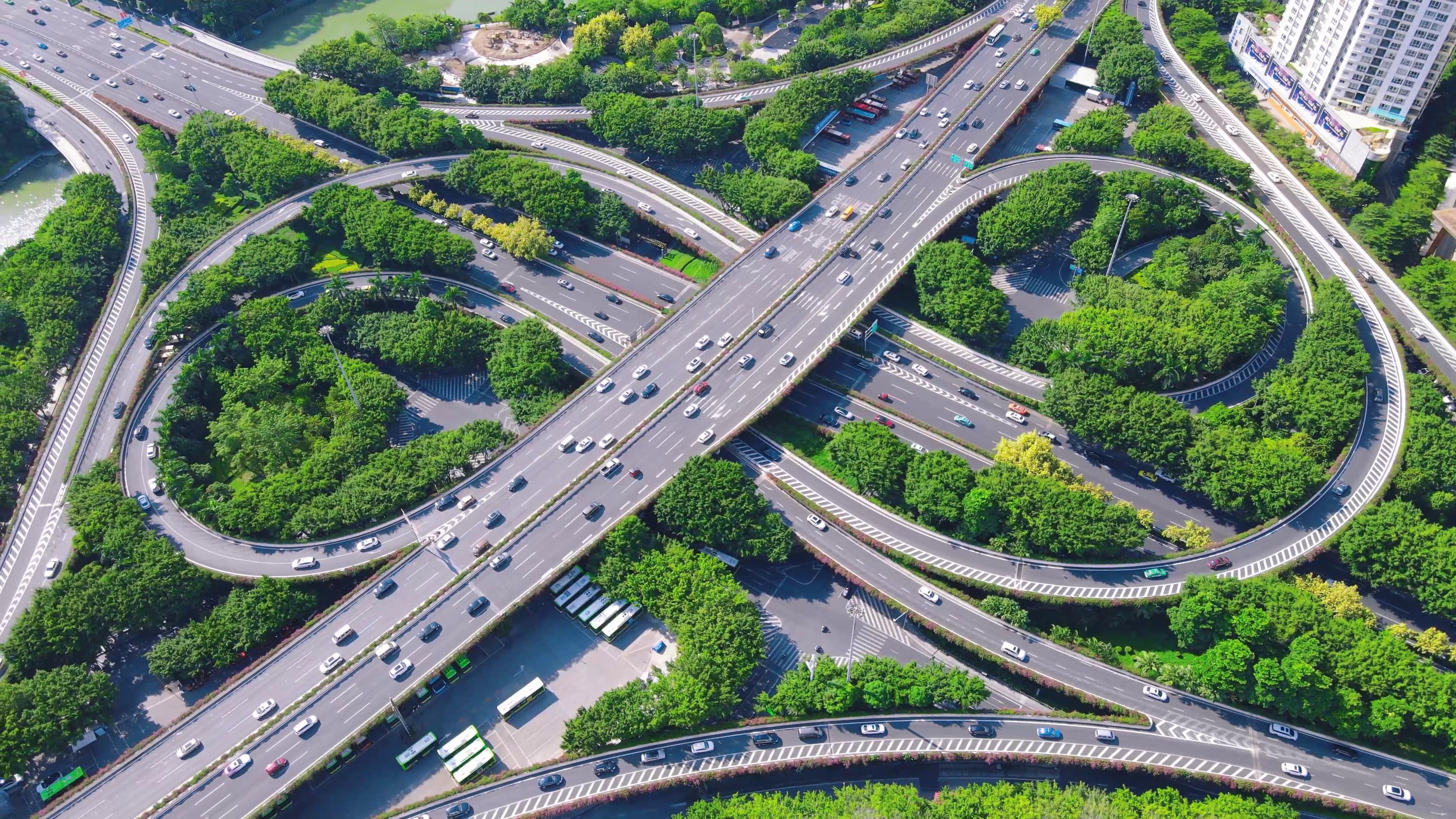 4K航拍广西南宁城市交通立交桥视频的预览图