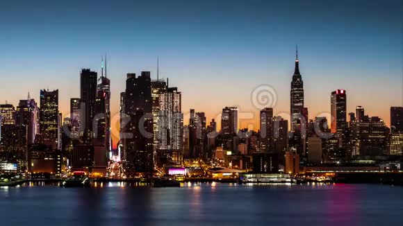 曼哈顿中城从夜晚到白天的转变视频的预览图