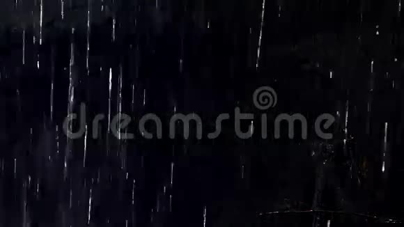 黑雨视频的预览图