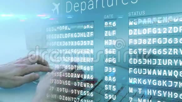 一个人在机场用笔记本电脑打字视频的预览图