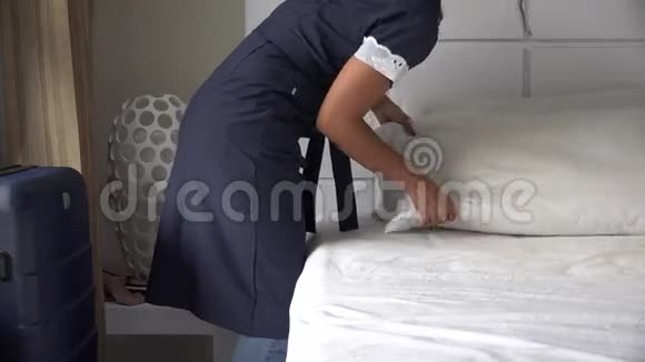 酒店女佣清洁室视频的预览图