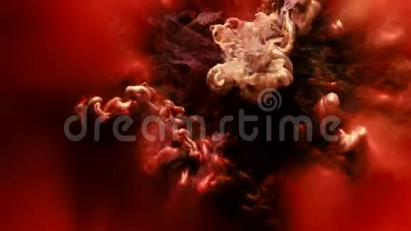 墨旋流火山喷发红色混合烟雾视频的预览图