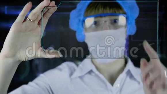 博士与未来的hud屏幕平板埃博拉病毒细菌病毒微生物视频的预览图