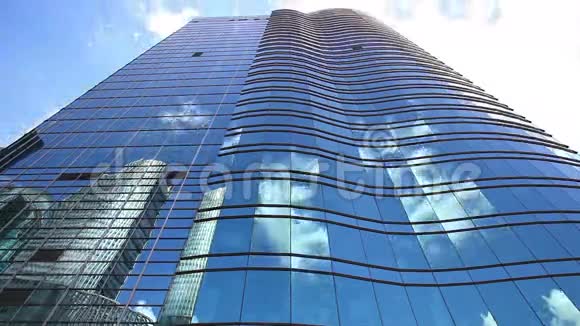 云和摩天大楼时间流逝视频的预览图