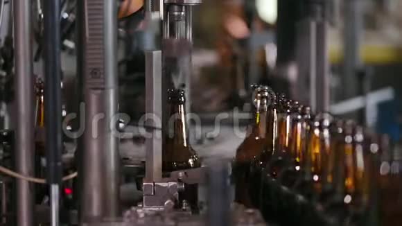 啤酒厂啤酒装瓶技术生产线视频的预览图