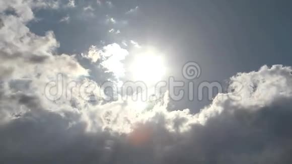 暴风雨来临前乌云遮住了太阳视频的预览图