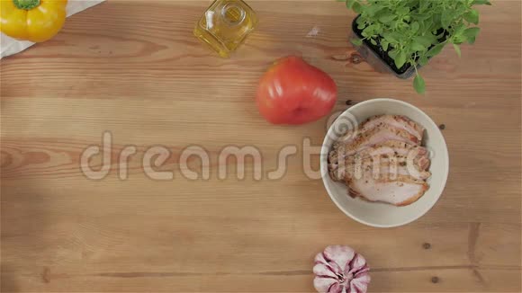 米饭和肉视频的预览图