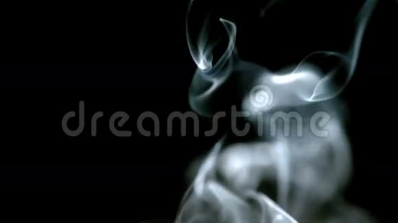 白色烟雾弥漫在屏幕上视频的预览图