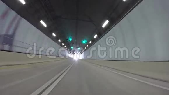 穿过迈阿密港隧道视频的预览图